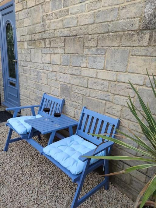 The Old Bar In Wiltshire - 1 Bedroom Guesthouse Chippenham  Eksteriør billede